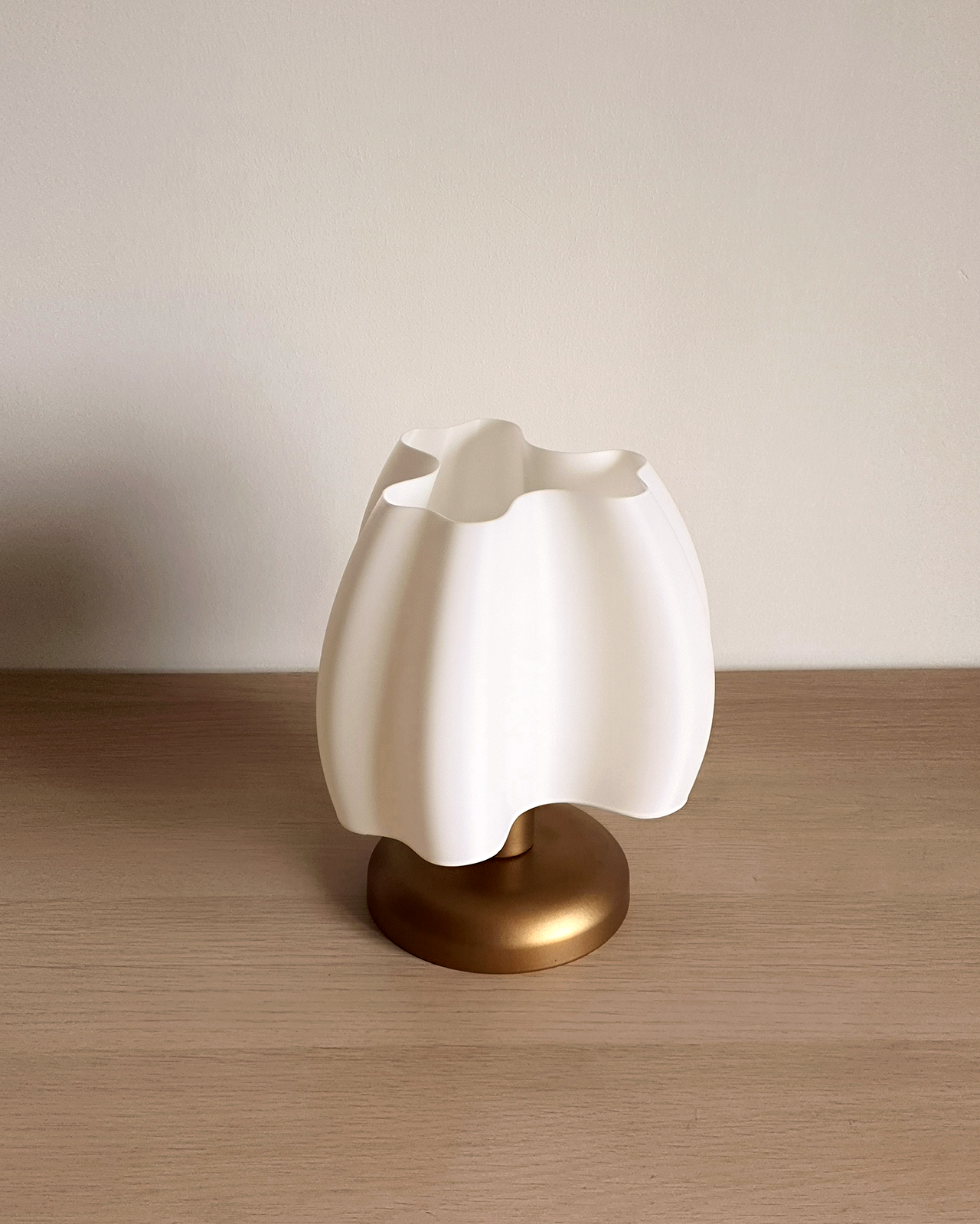 Clover Compact Table Lamp