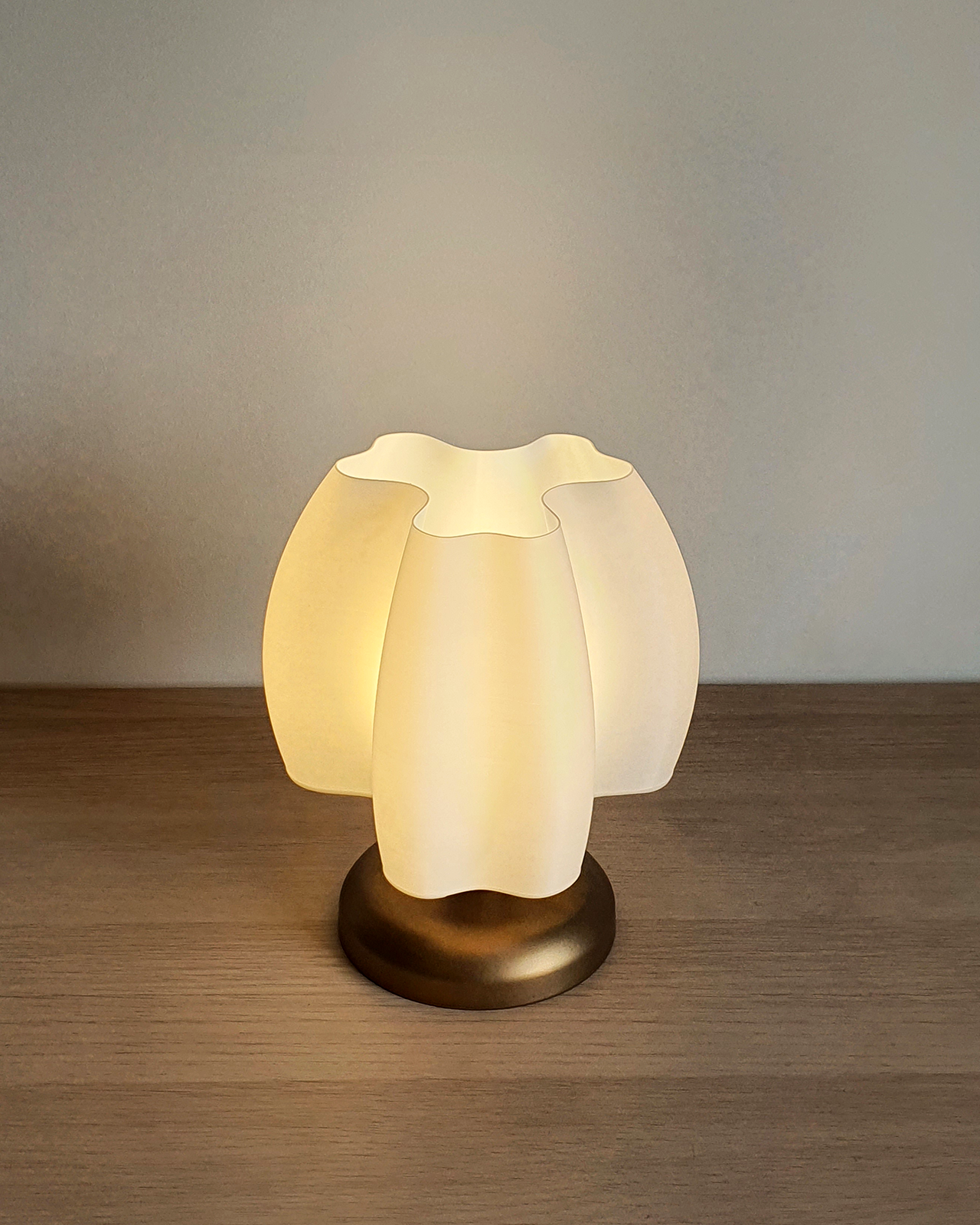 Clover Compact Table Lamp