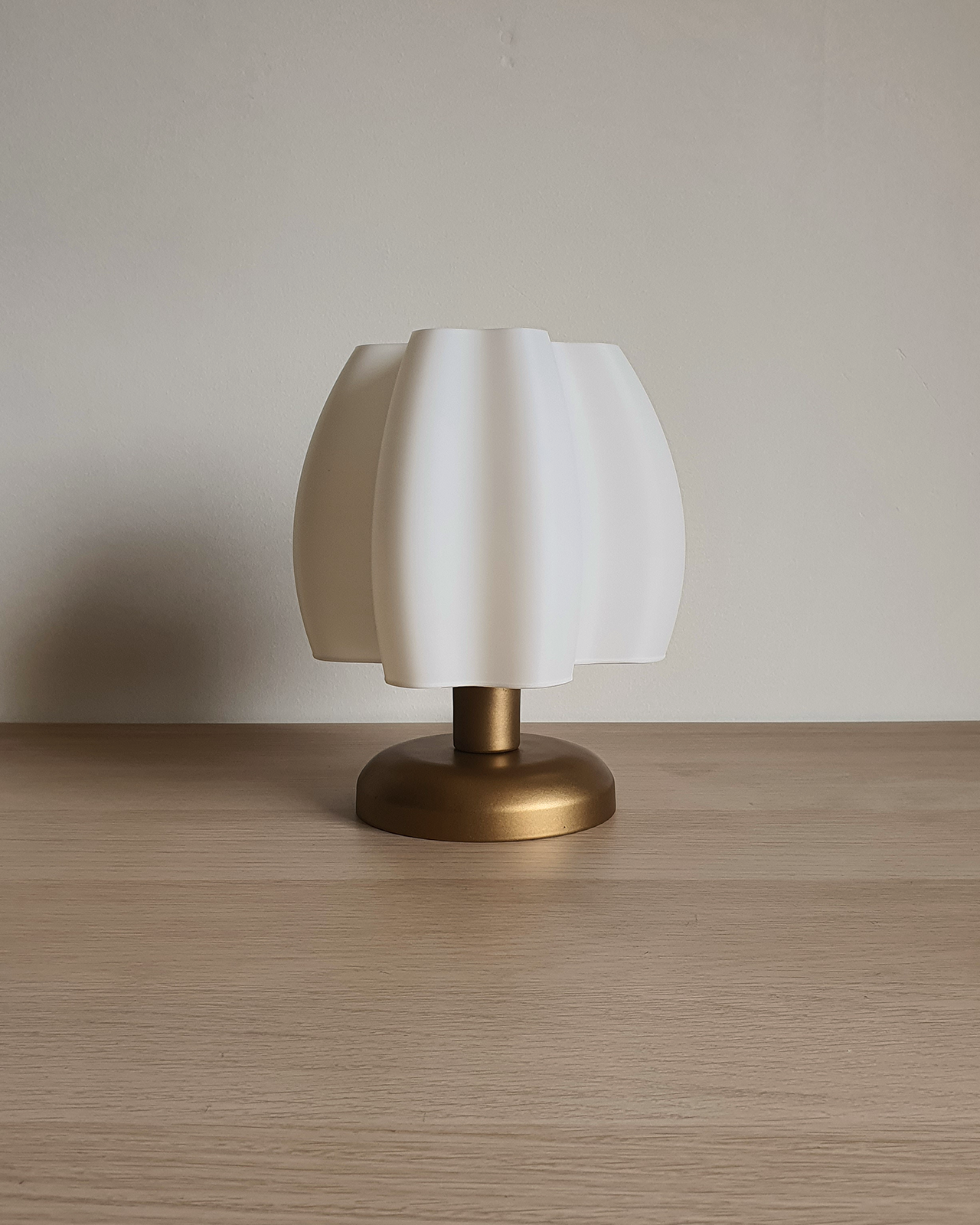 Clover Compact Table Lamp