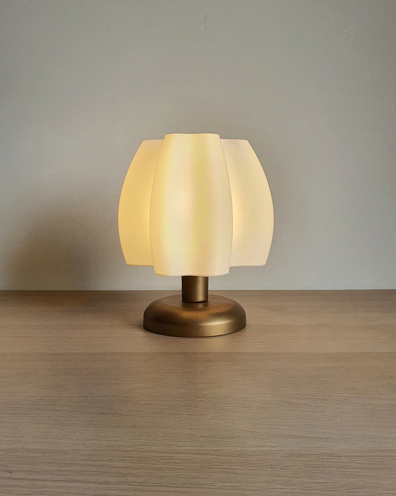 Clover Compact Table Lamp